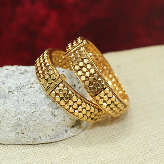 ASHTAPAILU BANGLE SET