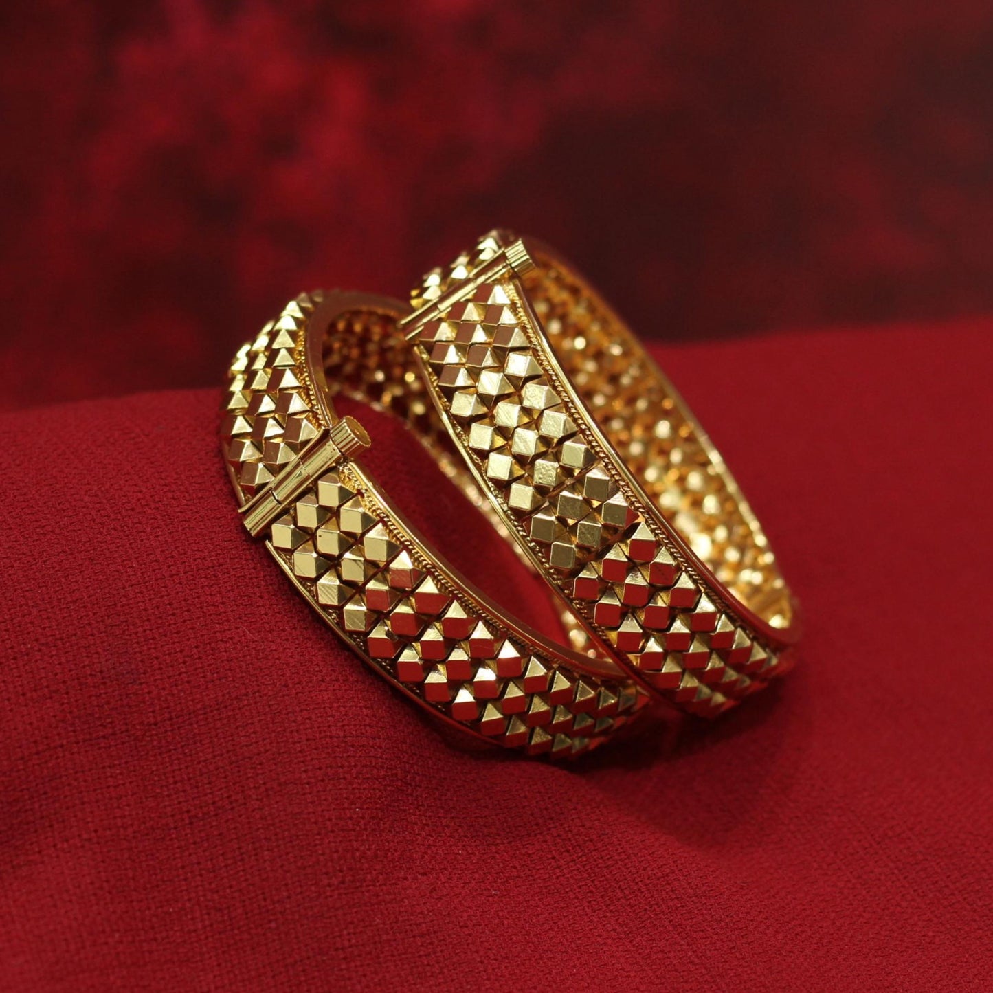 ASHTAPAILU BANGLE SET