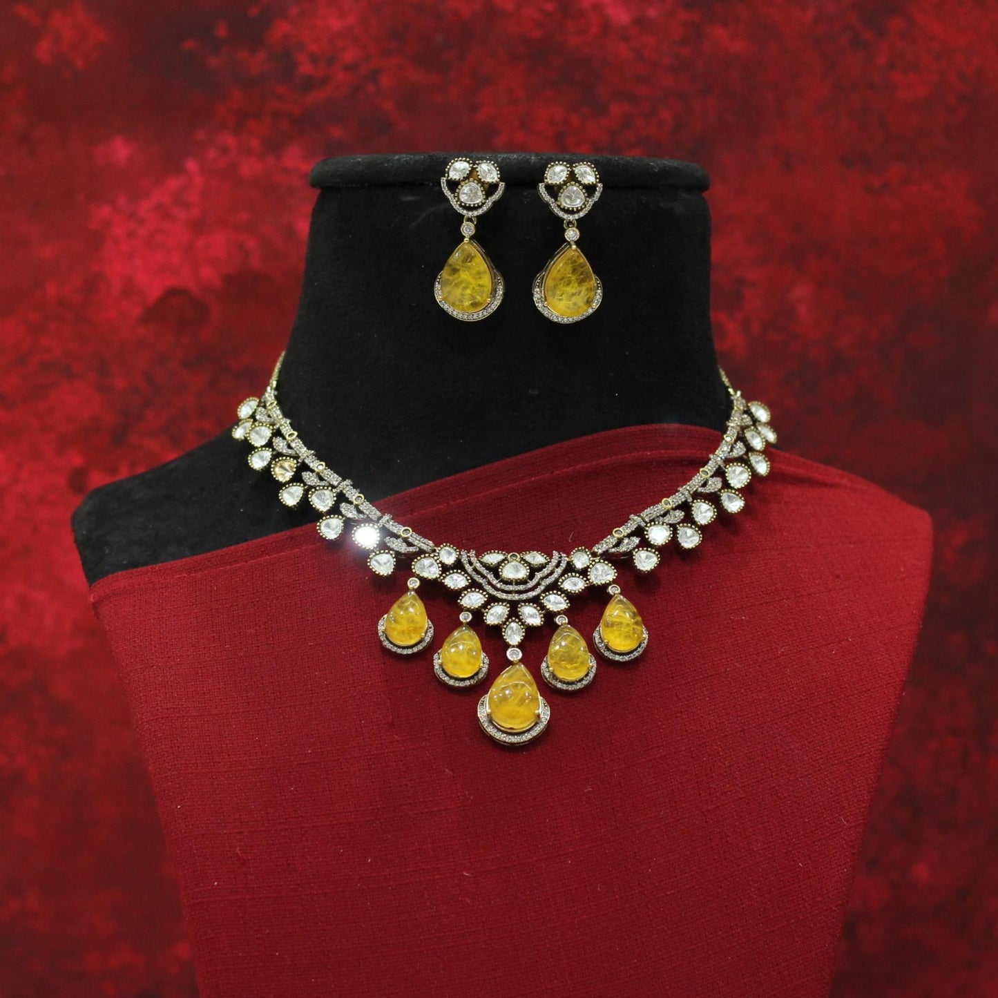 VILANDI KUNDAN NECKLACE SET