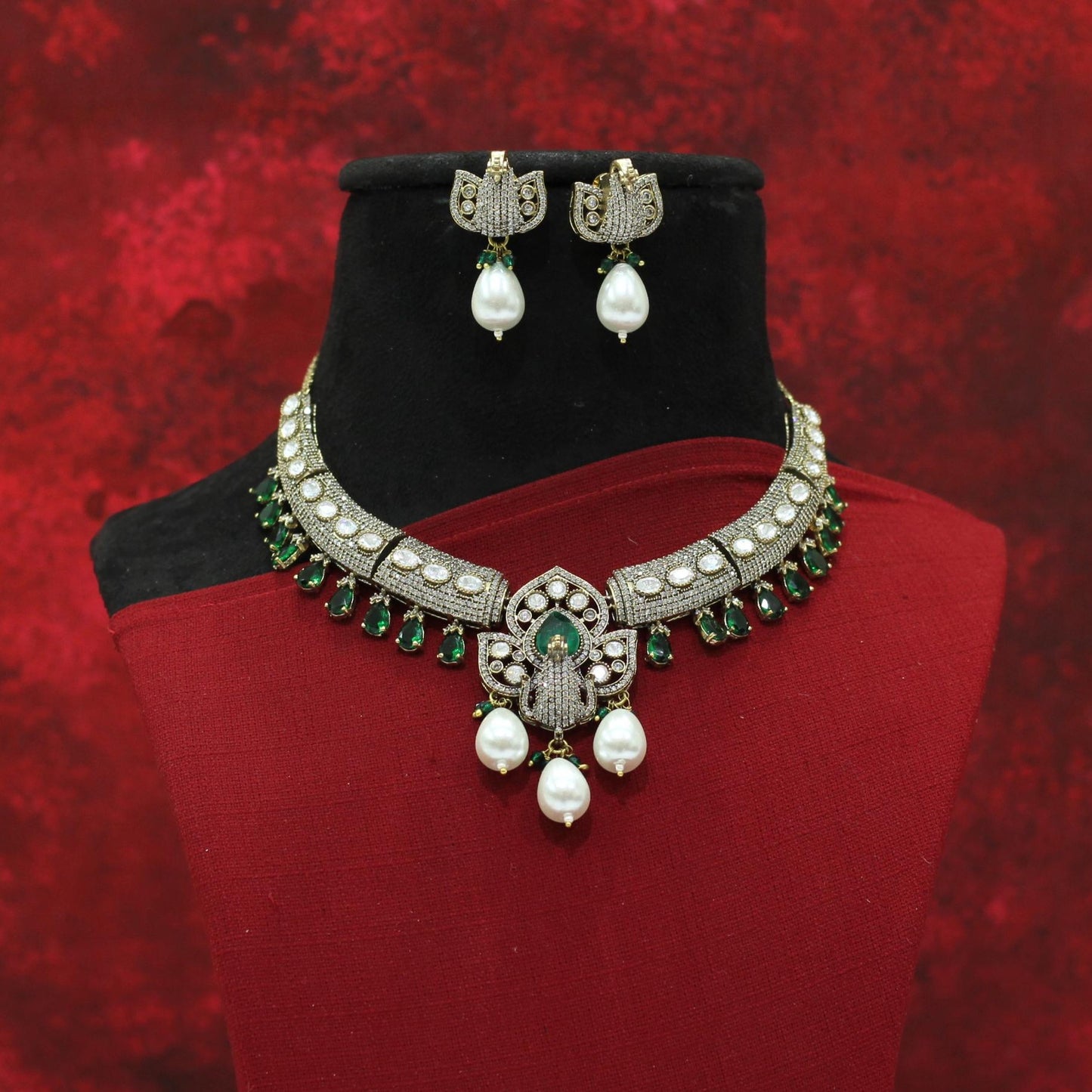 VILANDI KUNDAN NECKLACE SET