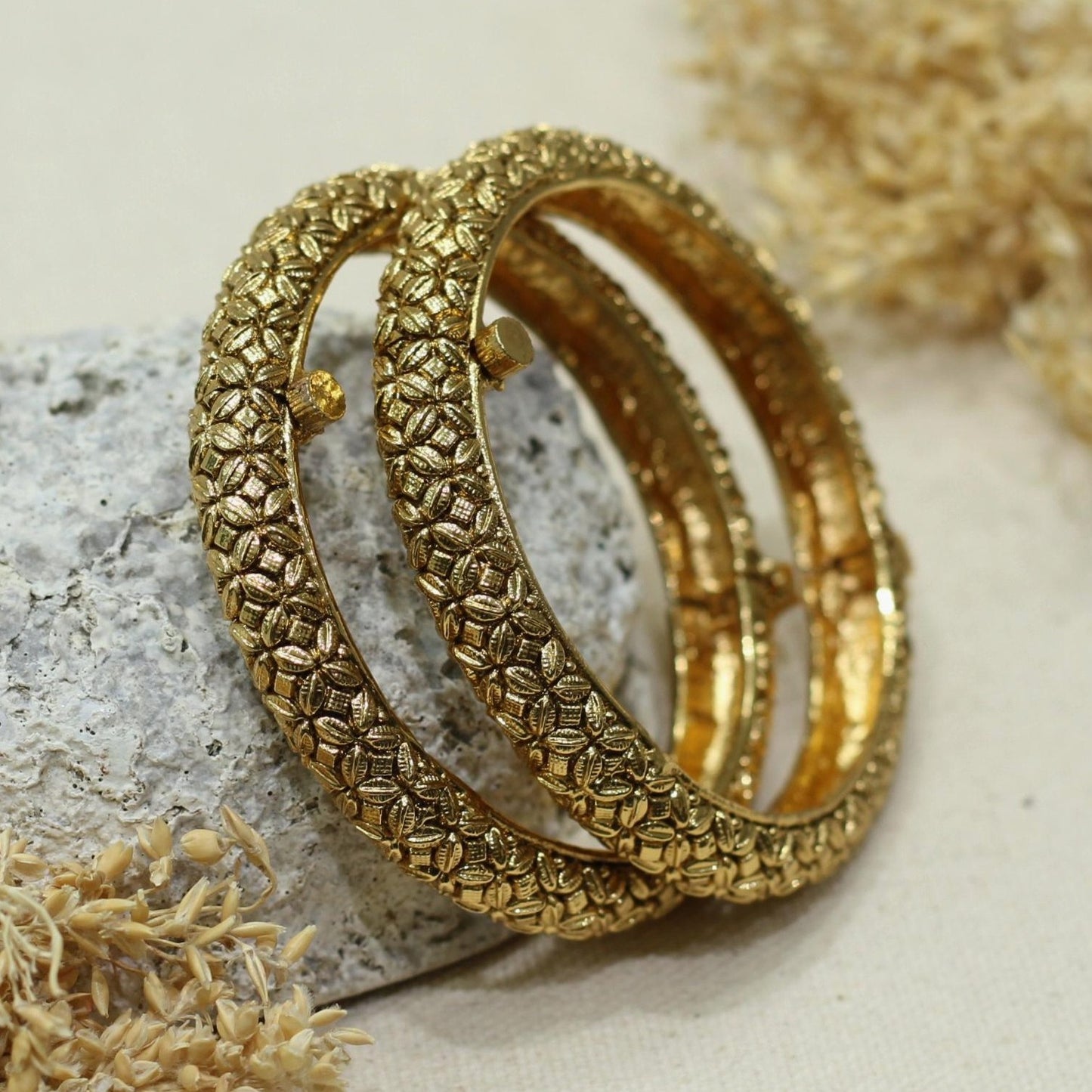 Antique Screw Openable Bangle