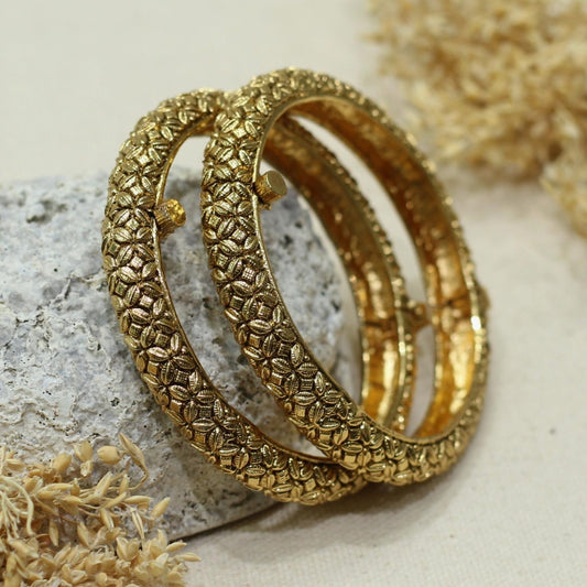 Antique Screw Openable Bangle