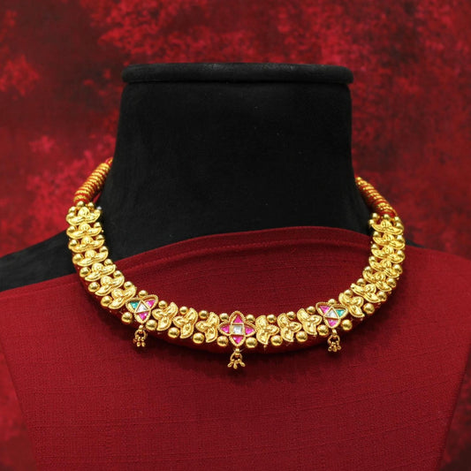 THUSHI NECKLACE