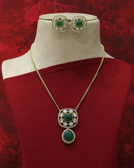KUNDAN PENDANT SET