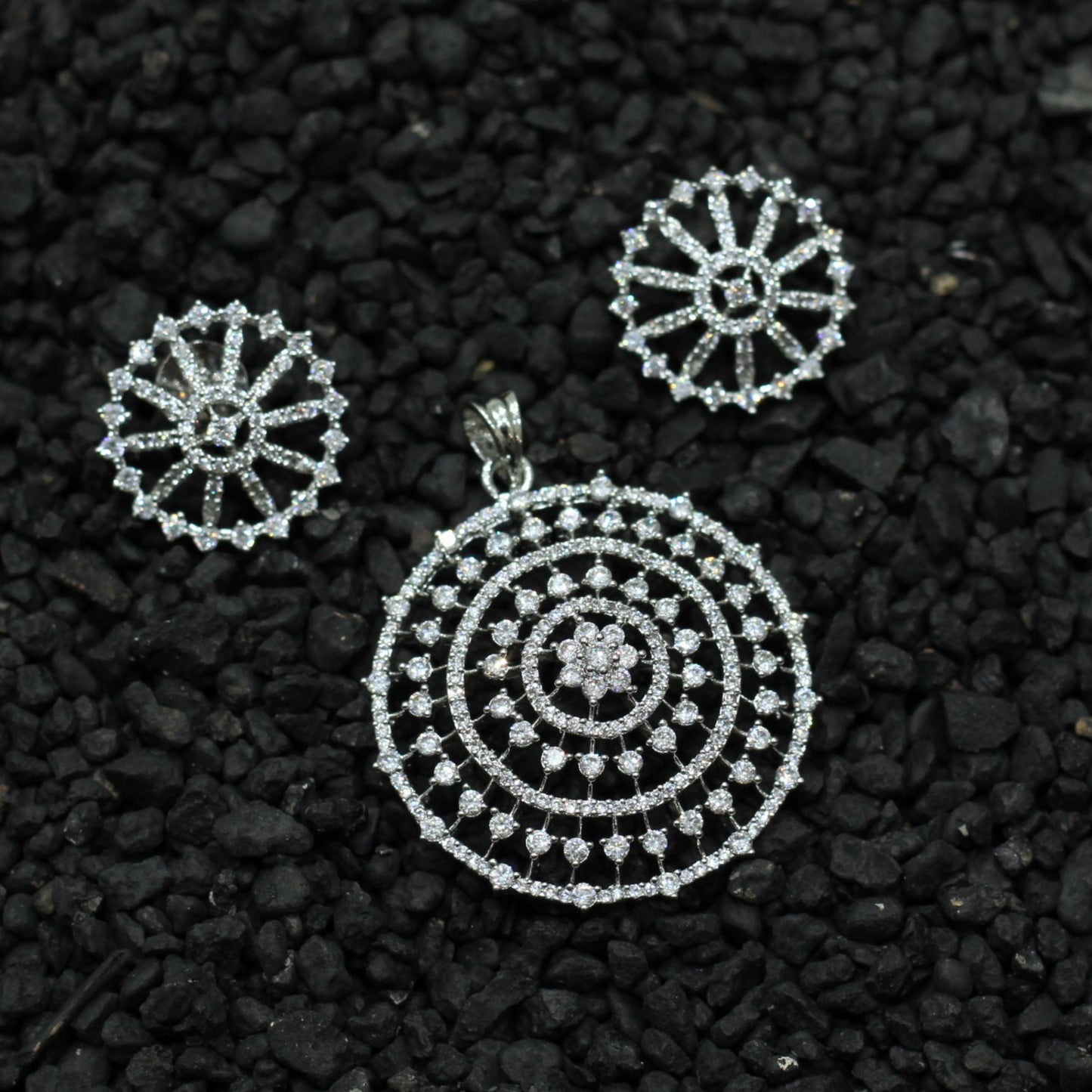 AD PENDENT SET