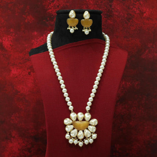 MOTI NECKLACE
