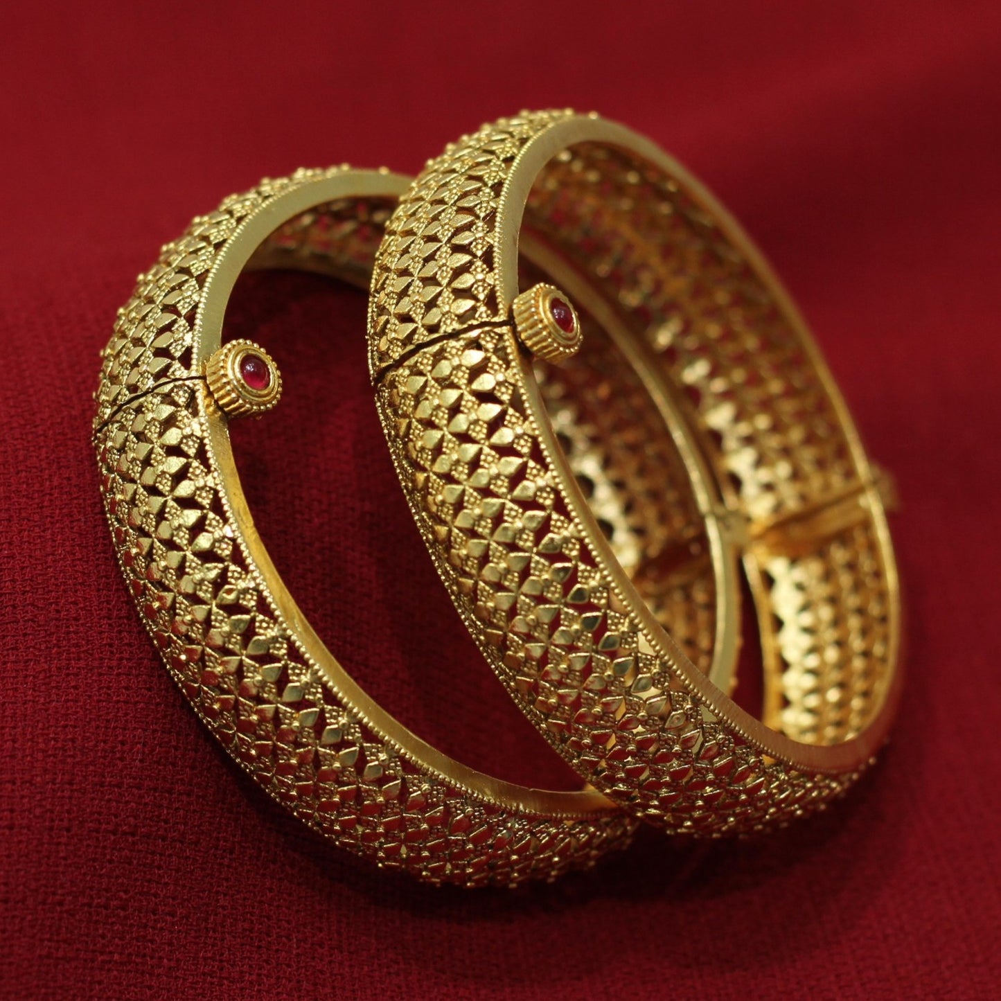 Classic Matt Screw Openable Bangle