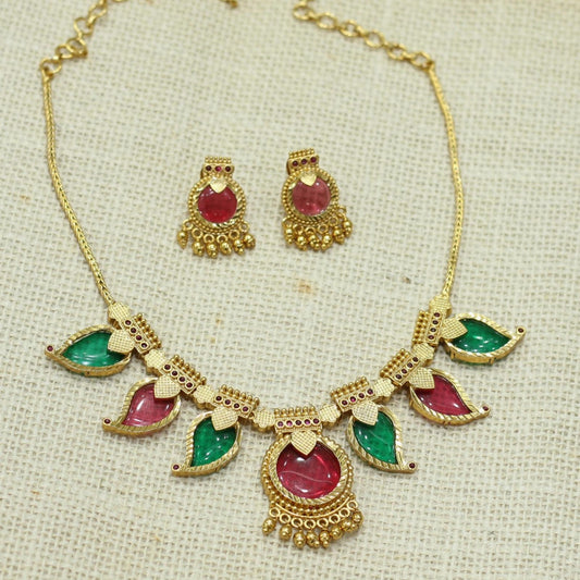 ANTIQUE NECKLACE