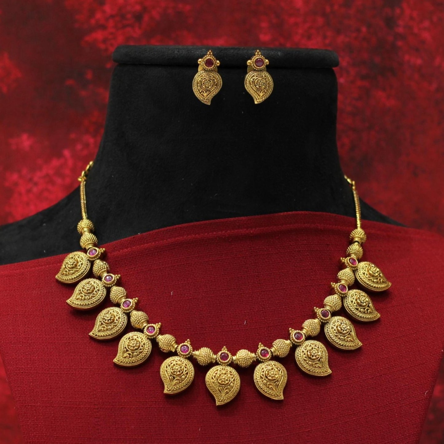 RAJWADI MATT FINISH MANGO NECKLACE SET