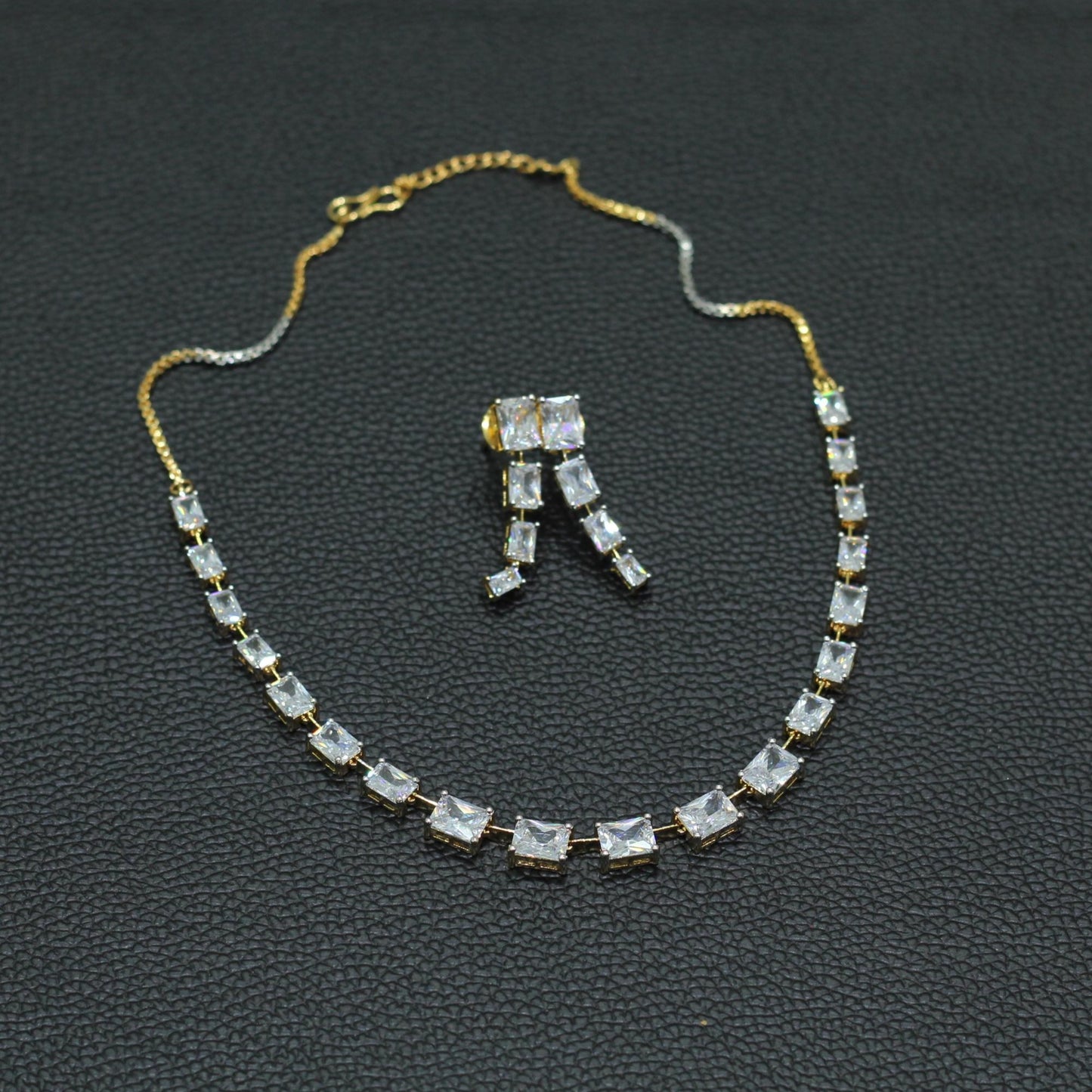 AD NECKLACE SET