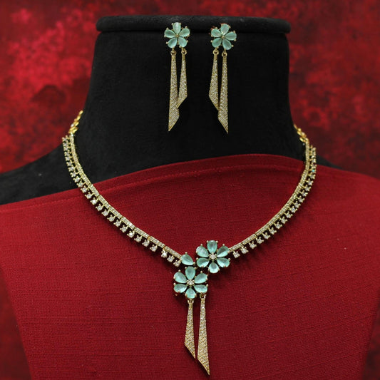 VICTORIAN ANTIQUE AD NECKLACE SET