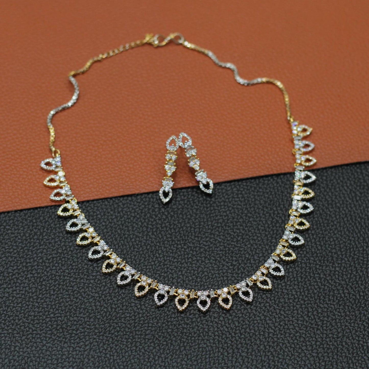AD NECKLACE SET