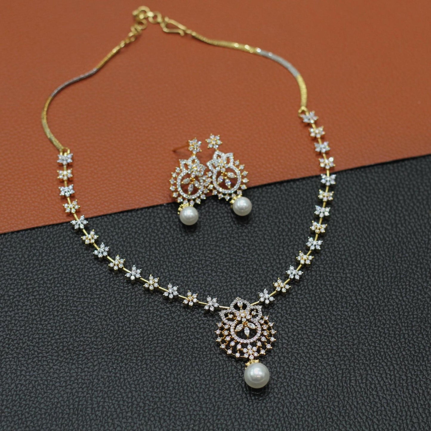 AD NECKLACE SET