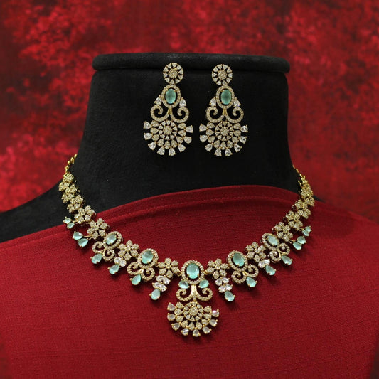 VICTORIAN ANTIQUE AD NECKLACE SET