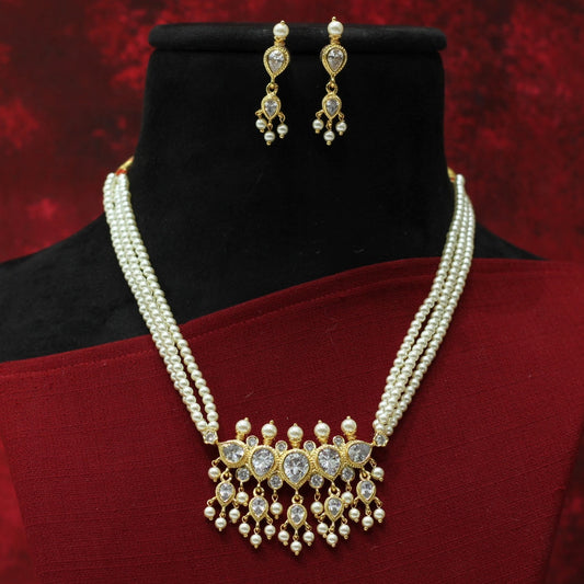 MOTI NECKLACE
