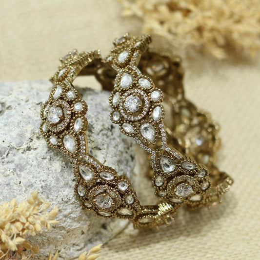 VICTORIAN ANTIQUE AD KUNDAN BANGLE