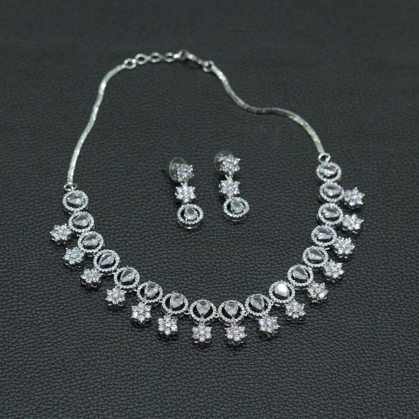 AD NECKLACE SET