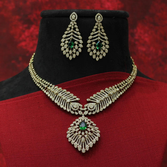VICTORIAN ANTIQUE AD NECKLACE SET