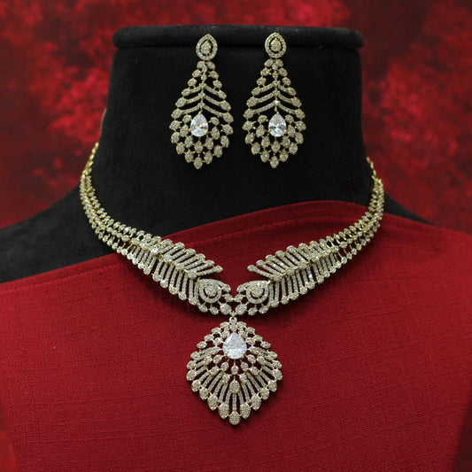 VICTORIAN ANTIQUE AD NECKLACE SET
