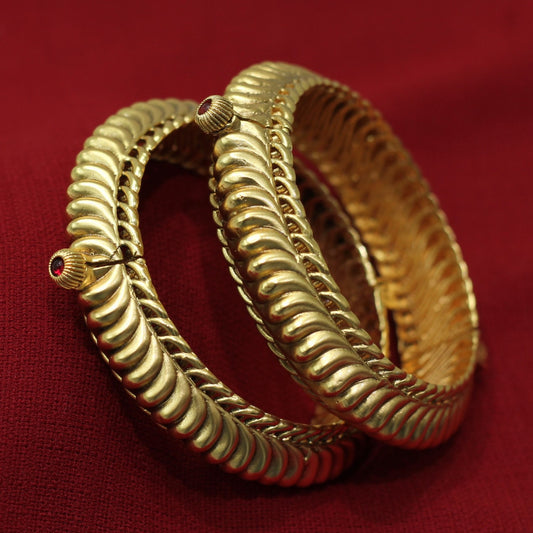 RAJWADI MATT SCREW OPENABLE BANGLE