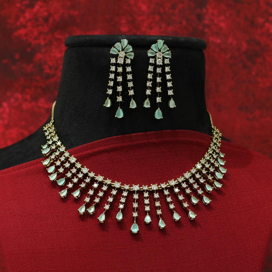 VICTORIAN ANTIQUE AD NECKLACE SET