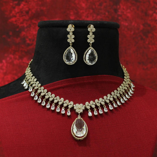 VICTORIAN ANTIQUE AD NECKLACE SET