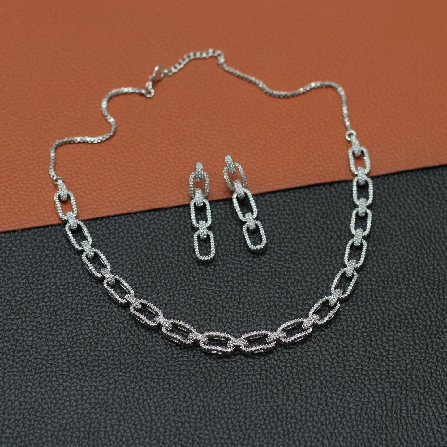 AD NECKLACE SET