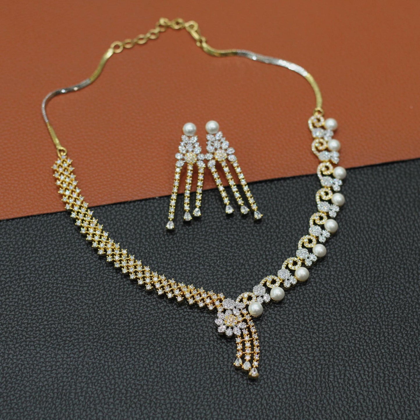 AD NECKLACE SET