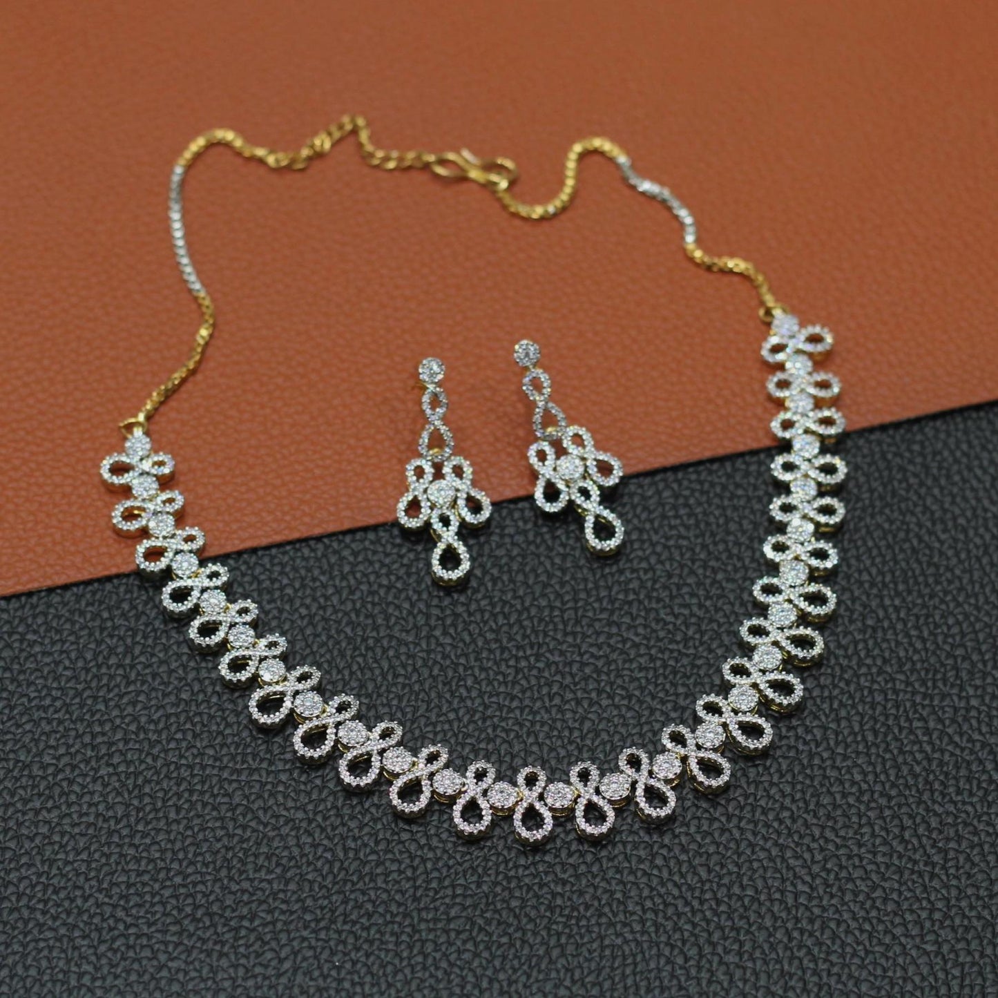 AD NECKLACE SET