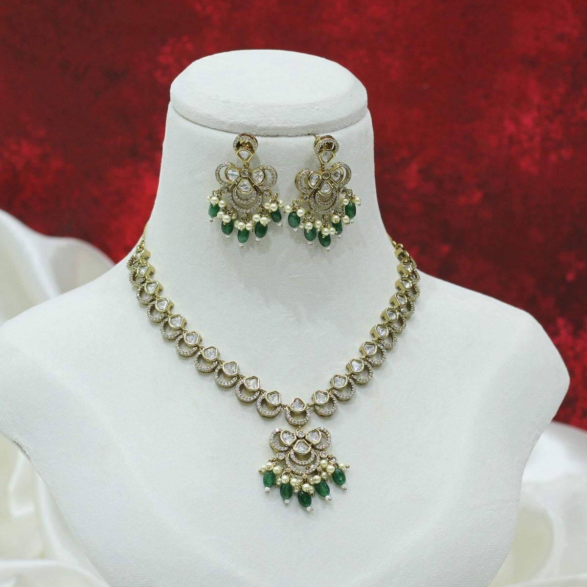 VILANDI KUNDAN NECKLACE SET