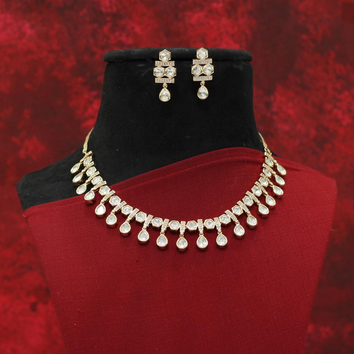 VILANDI KUNDAN NECKLACE SET