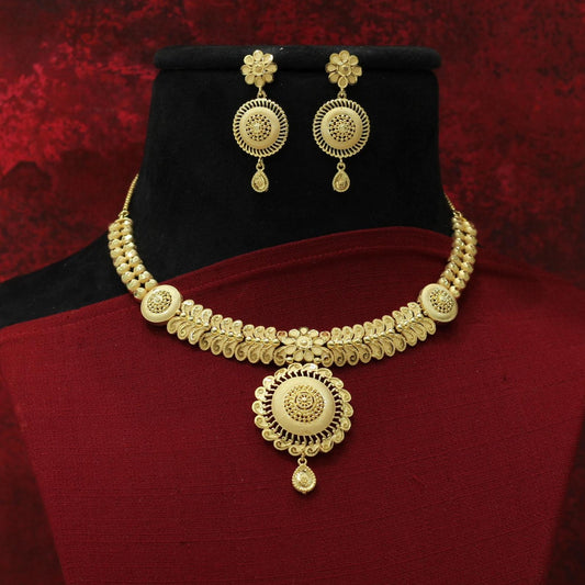 FORMING SHORT NECKLACE