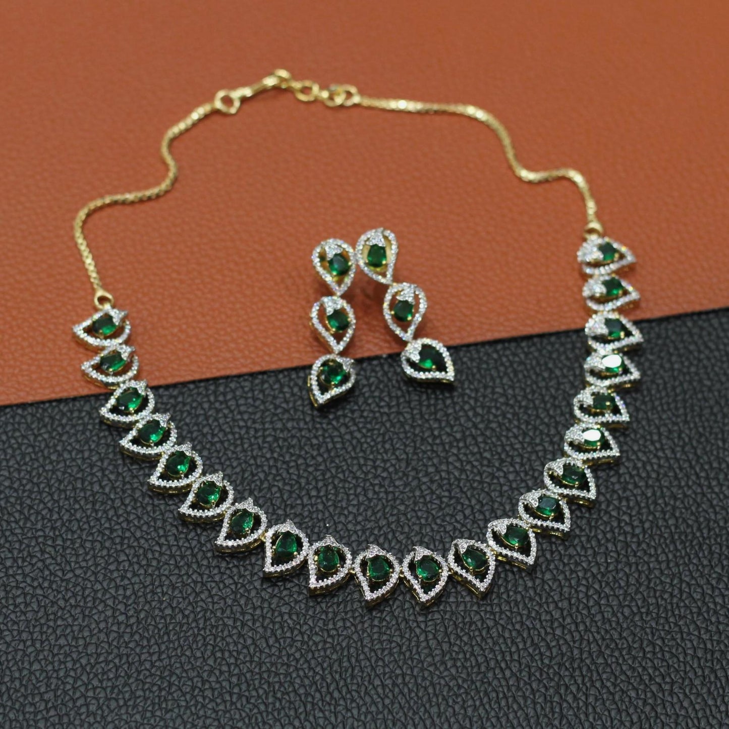 AD NECKLACE SET