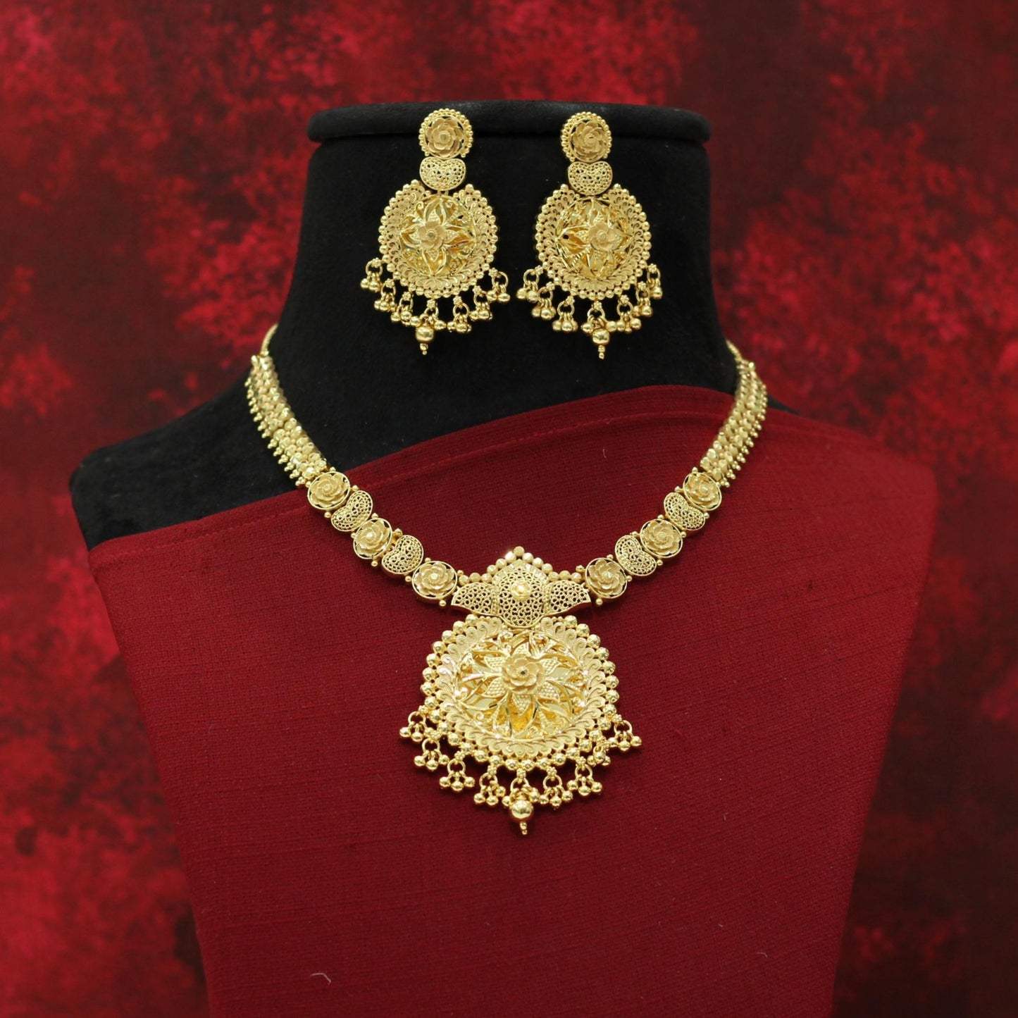 FORMING NECKLACE SET