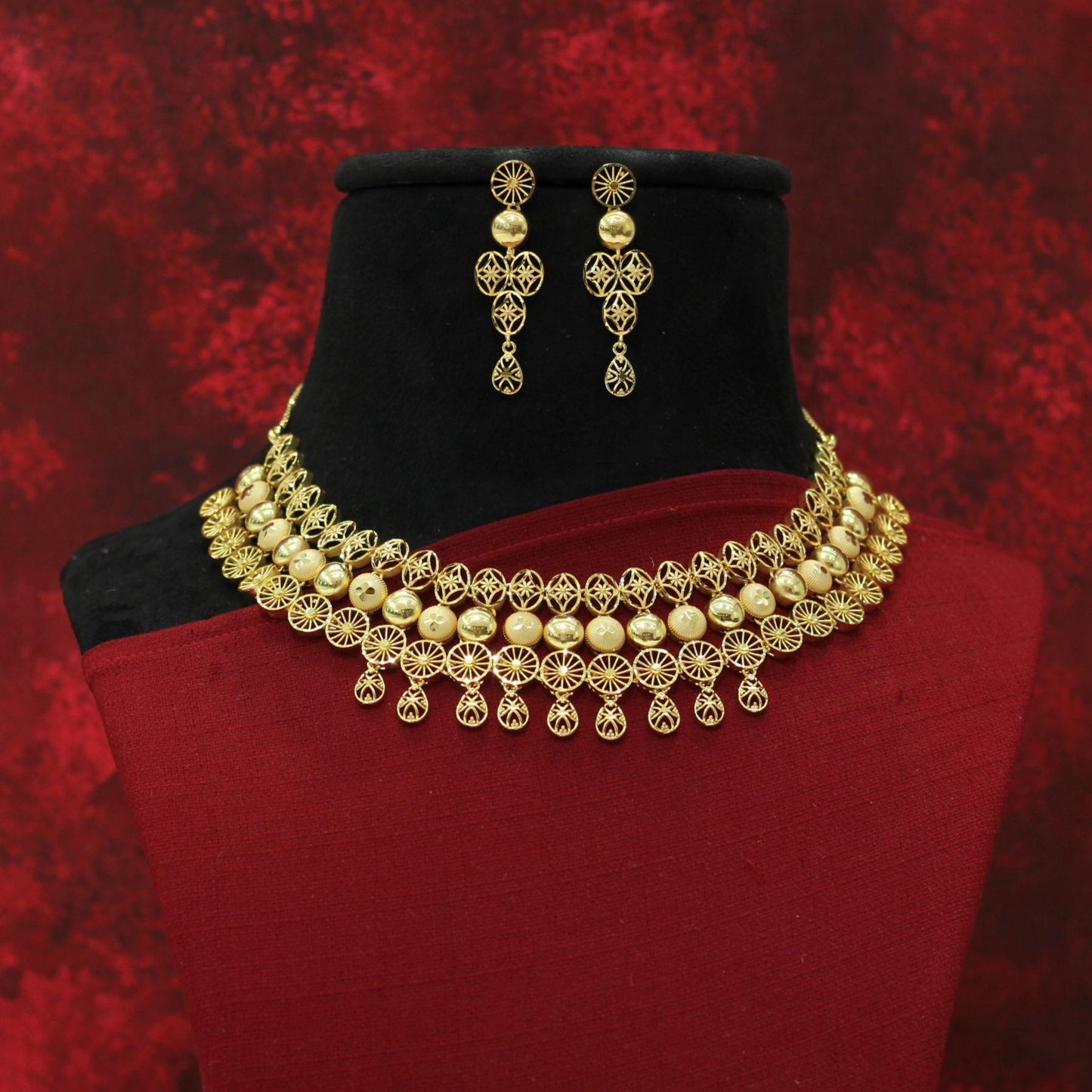 FORMING NECKLACE SET