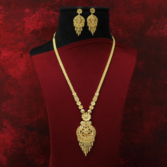 FORMING LONG NECKLACE