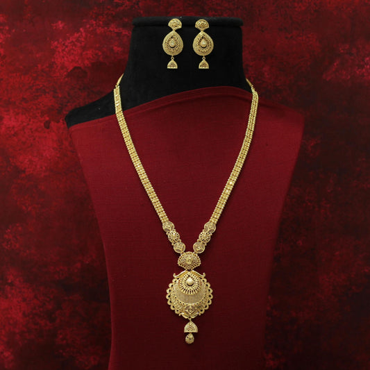FORMING LONG NECKLACE