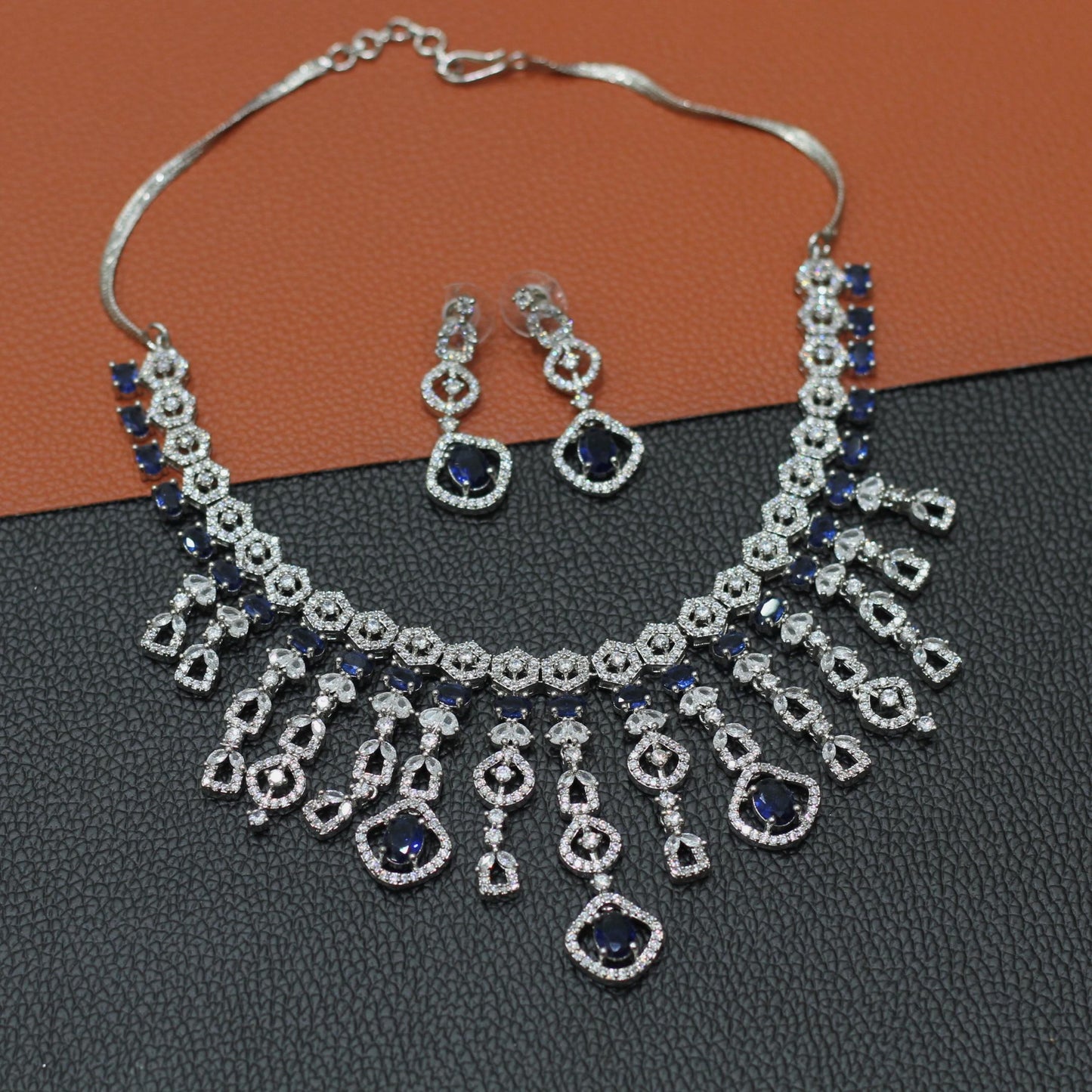 AD NECKLACE SET