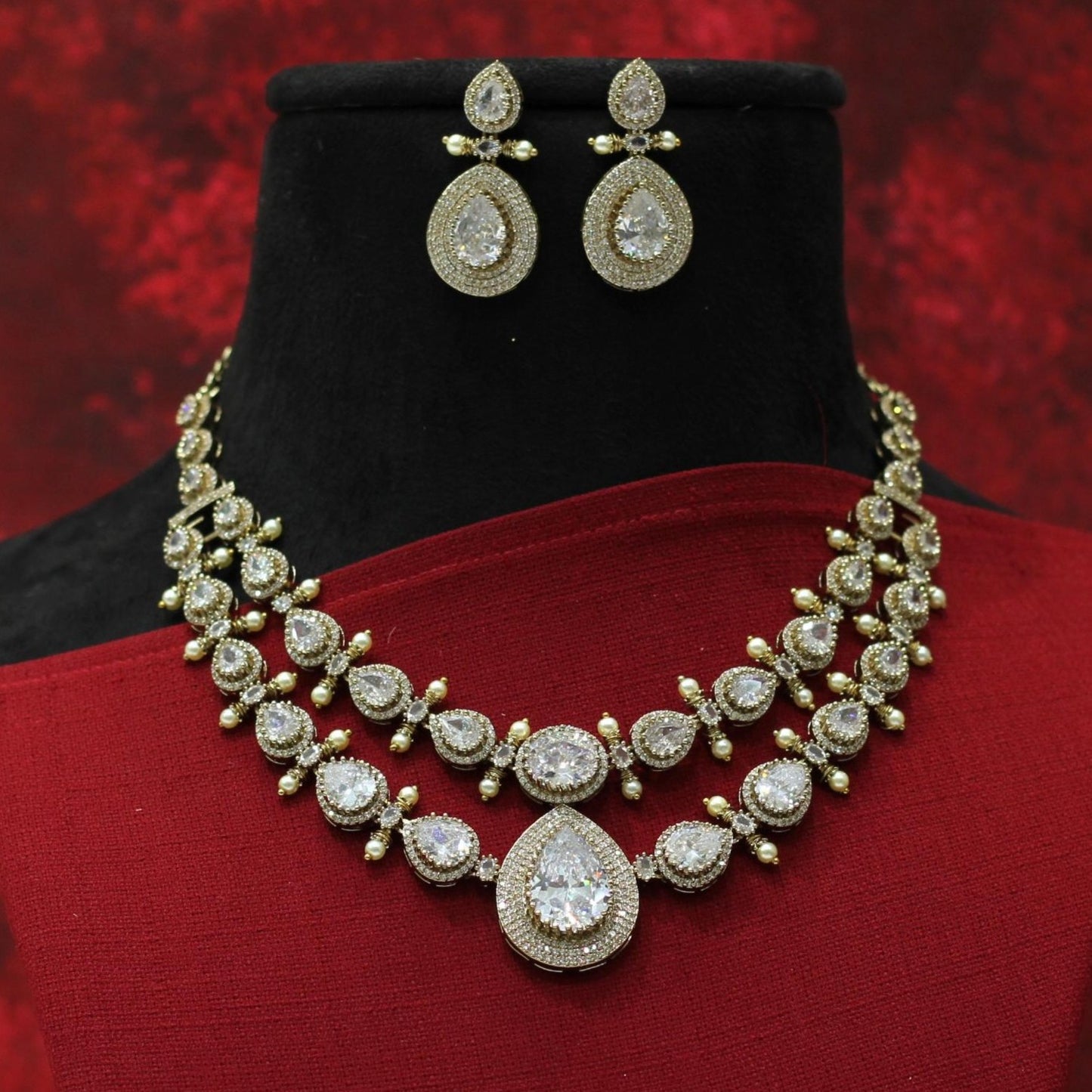 VICTORIAN ANTIQUE AD NECKLACE SET