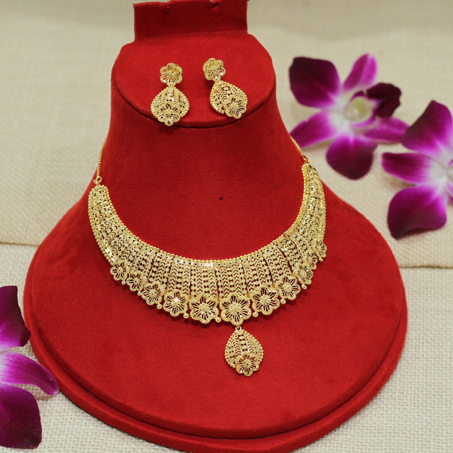 FORMING NECKLACE SET