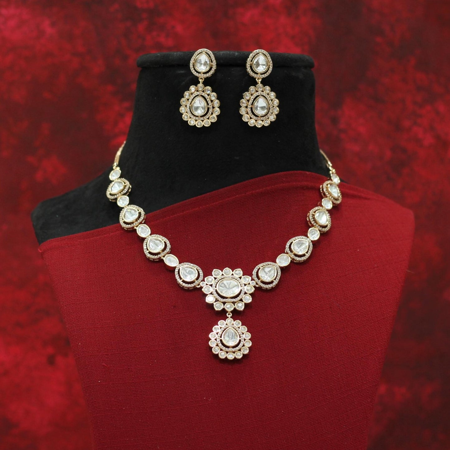 VILANDI KUNDAN NECKLACE SET