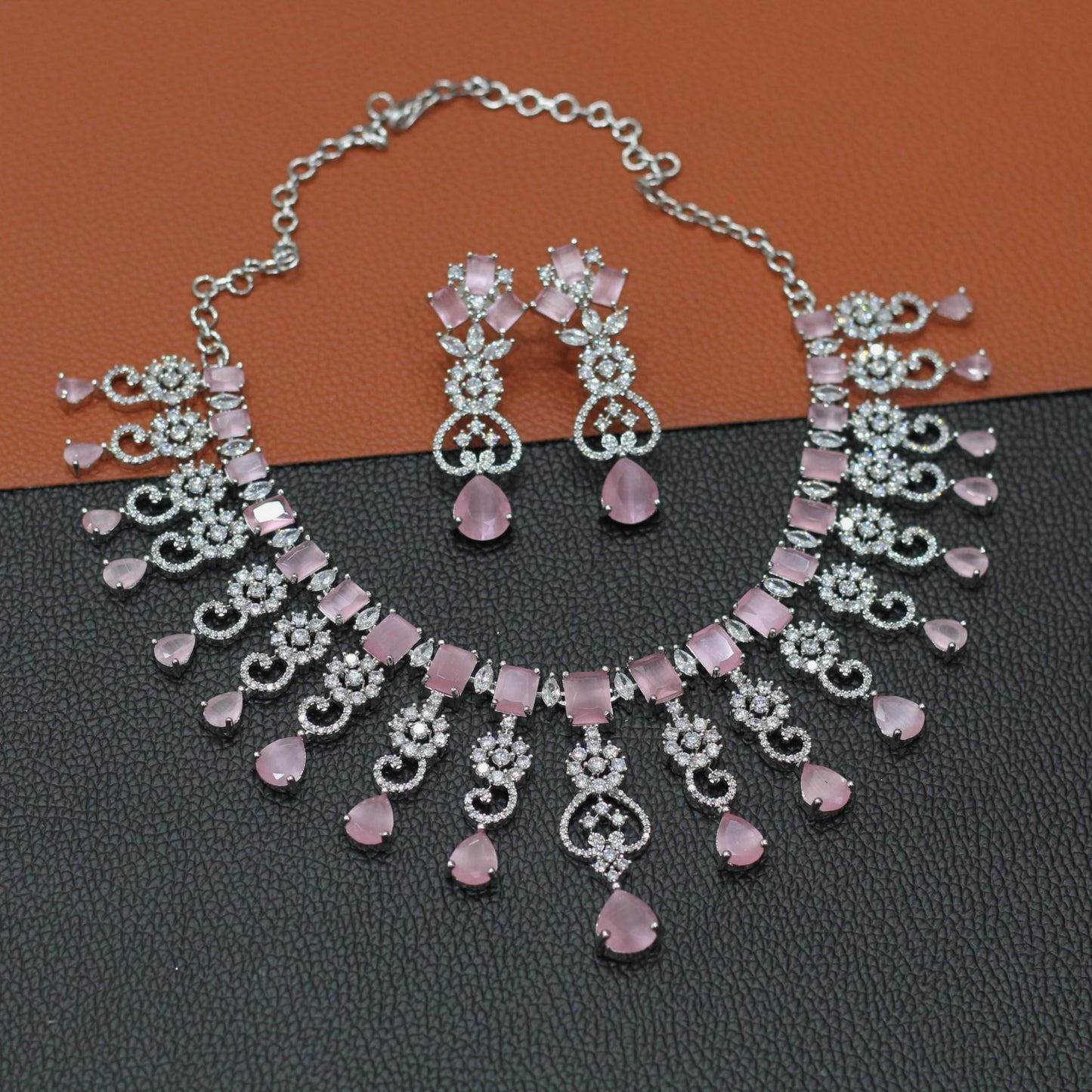 AD NECKLACE SET