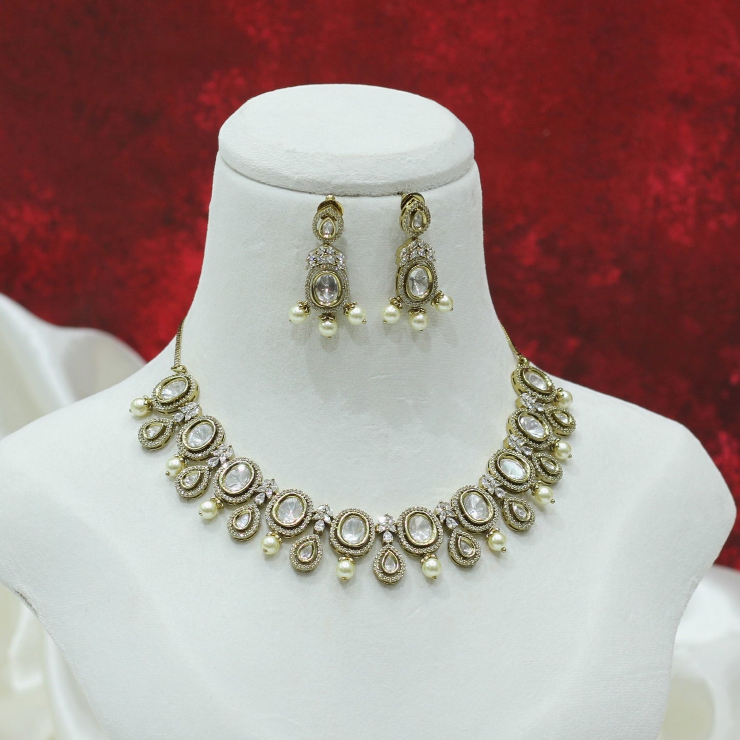 VILANDI KUNDAN NECKLACE SET