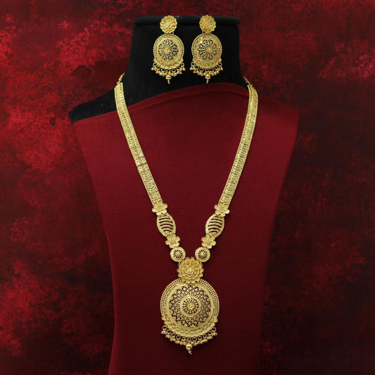 FORMING LONG NECKLACE