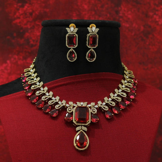 VICTORIAN ANTIQUE AD NECKLACE SET