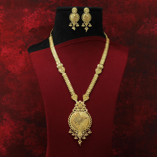 FORMING LONG NECKLACE