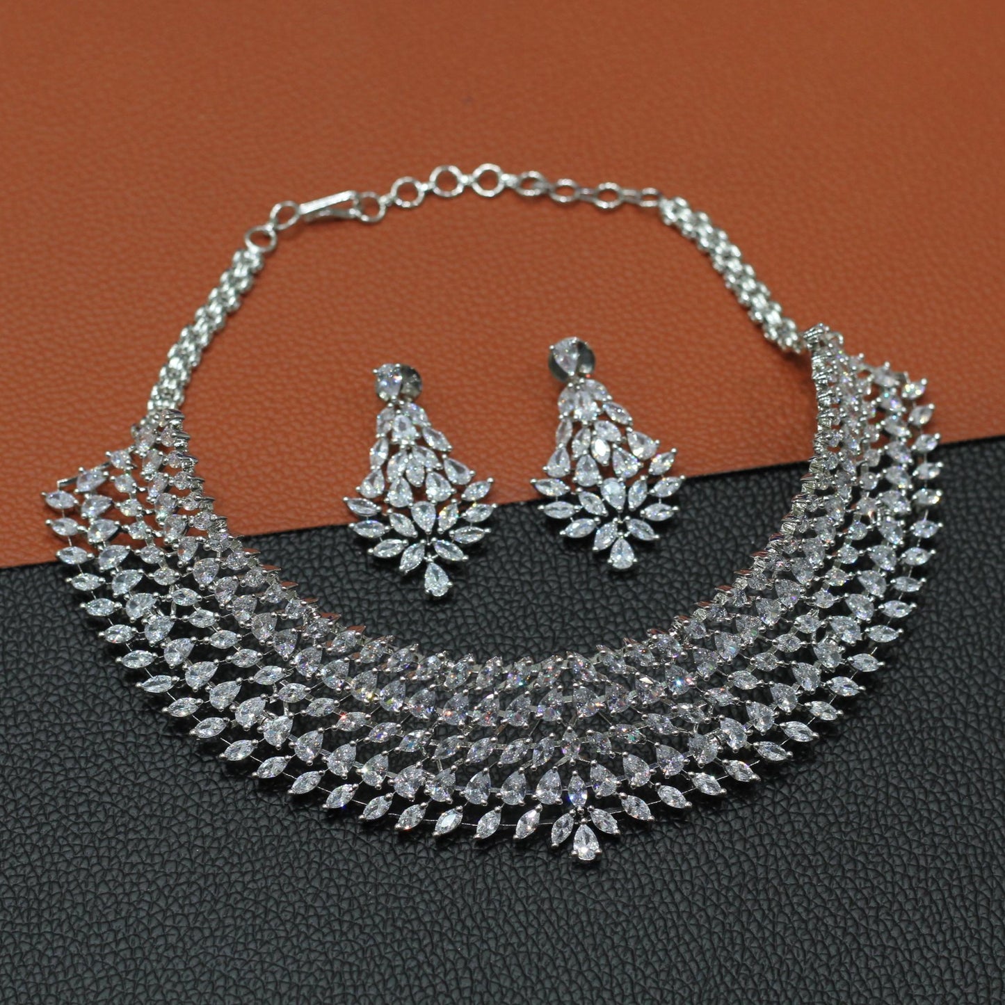 AD NECKLACE SET