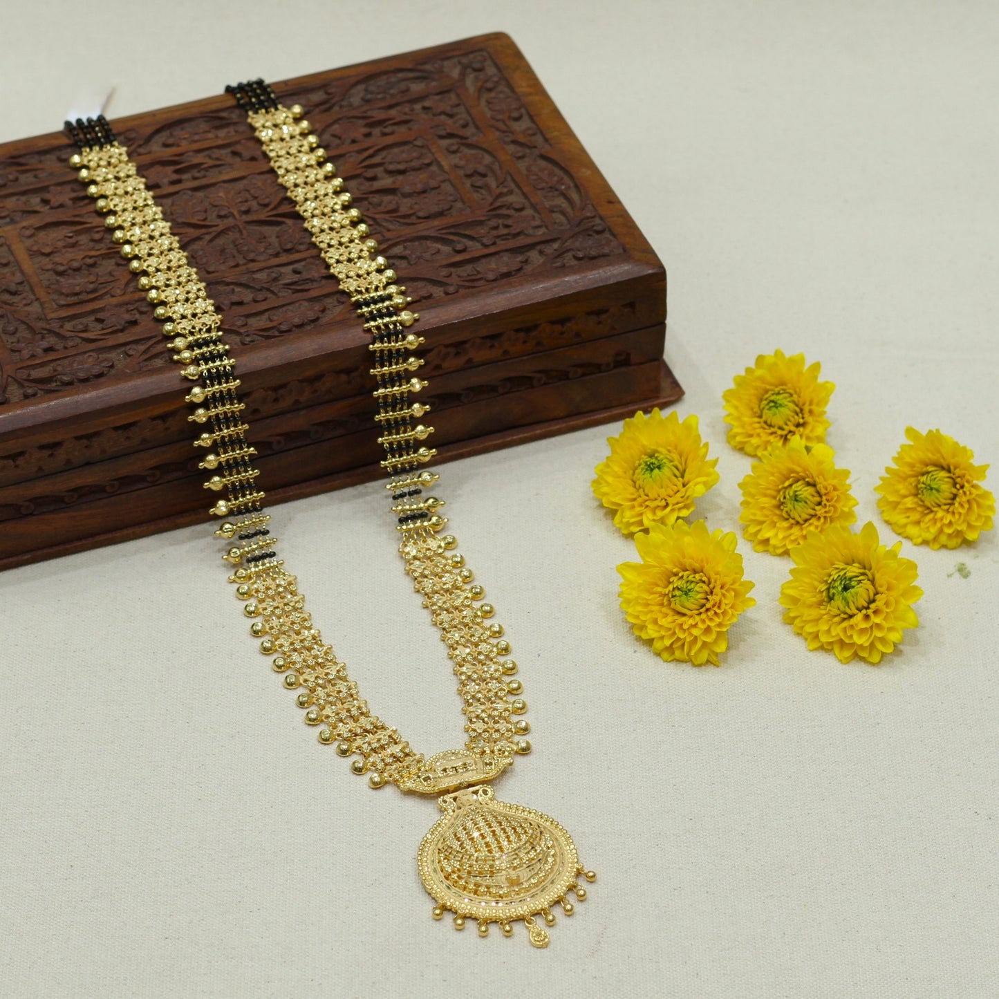FORMING MANGALSUTRA