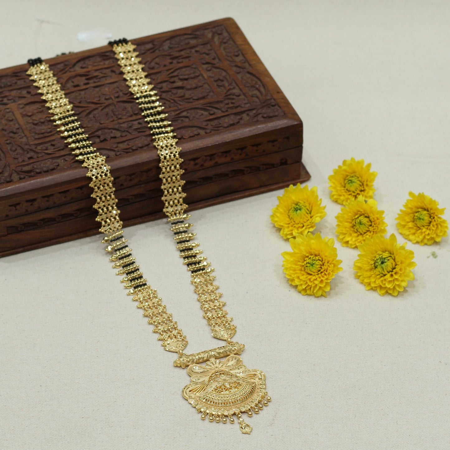 FORMING MANGALSUTRA