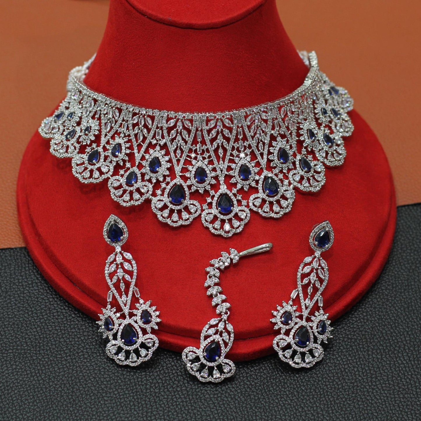 AD NECKLACE SET